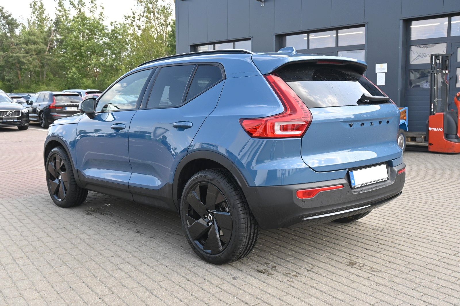 Fahrzeugabbildung Volvo XC40 B4 Black Ultra Dark*FSHZG*PANO*360°*ACC