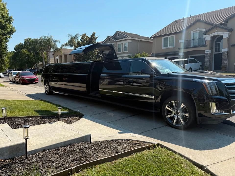 Image of Chevrolet Suburban
