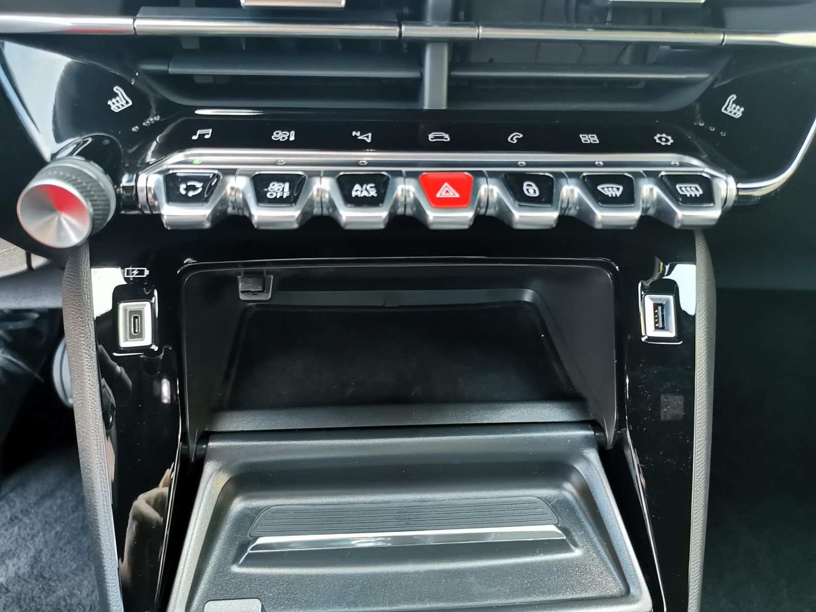 Fahrzeugabbildung Peugeot 2008 1.2 PureTech 130, Allure Pack