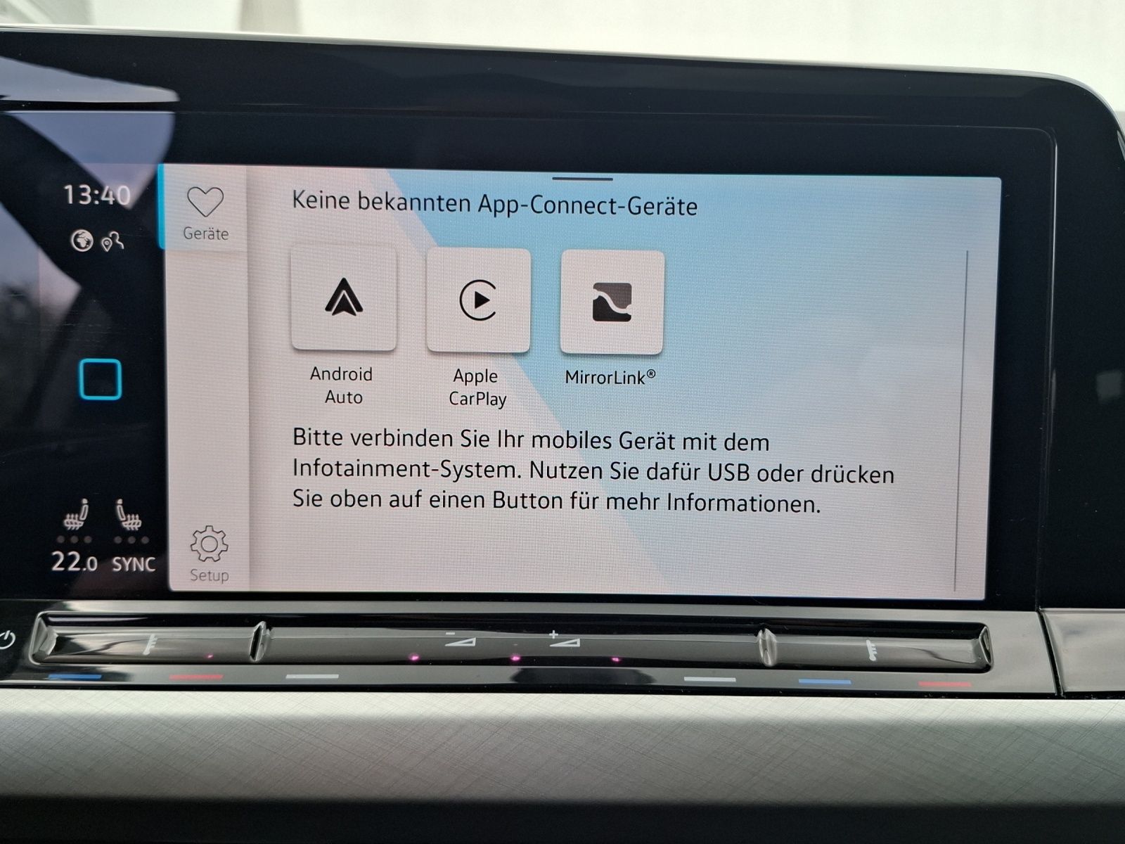 Fahrzeugabbildung Volkswagen Golf VIII TSI Life LED AHK STHZ ACC Navi Pano AI