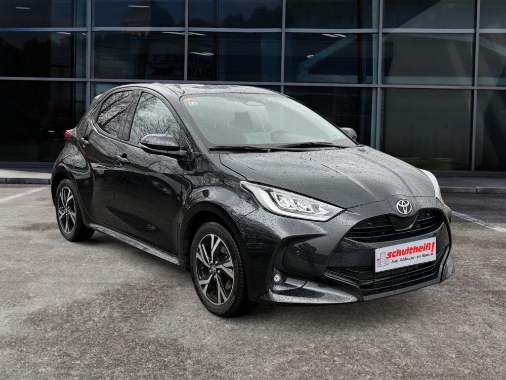 Fahrzeugabbildung Toyota Yaris Hybrid 116 1.5 VVT-i Team Deutschland