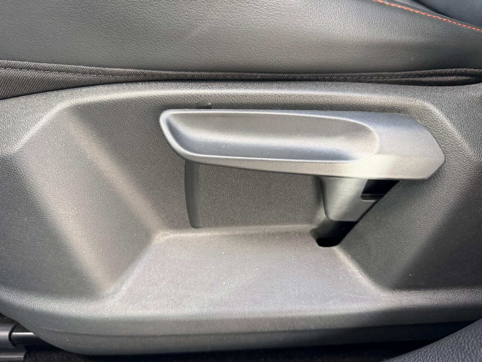 Fahrzeugabbildung SEAT Ateca 2.0TDI FR-Line VIRTU+LED+SHZ+KAM+TEMP+AHK+