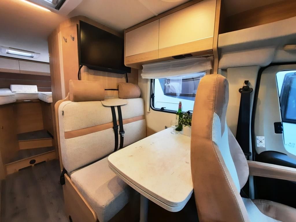 Fahrzeugabbildung LMC Cruiser V 646 G Solar/Sat/18.658,- € sparen!