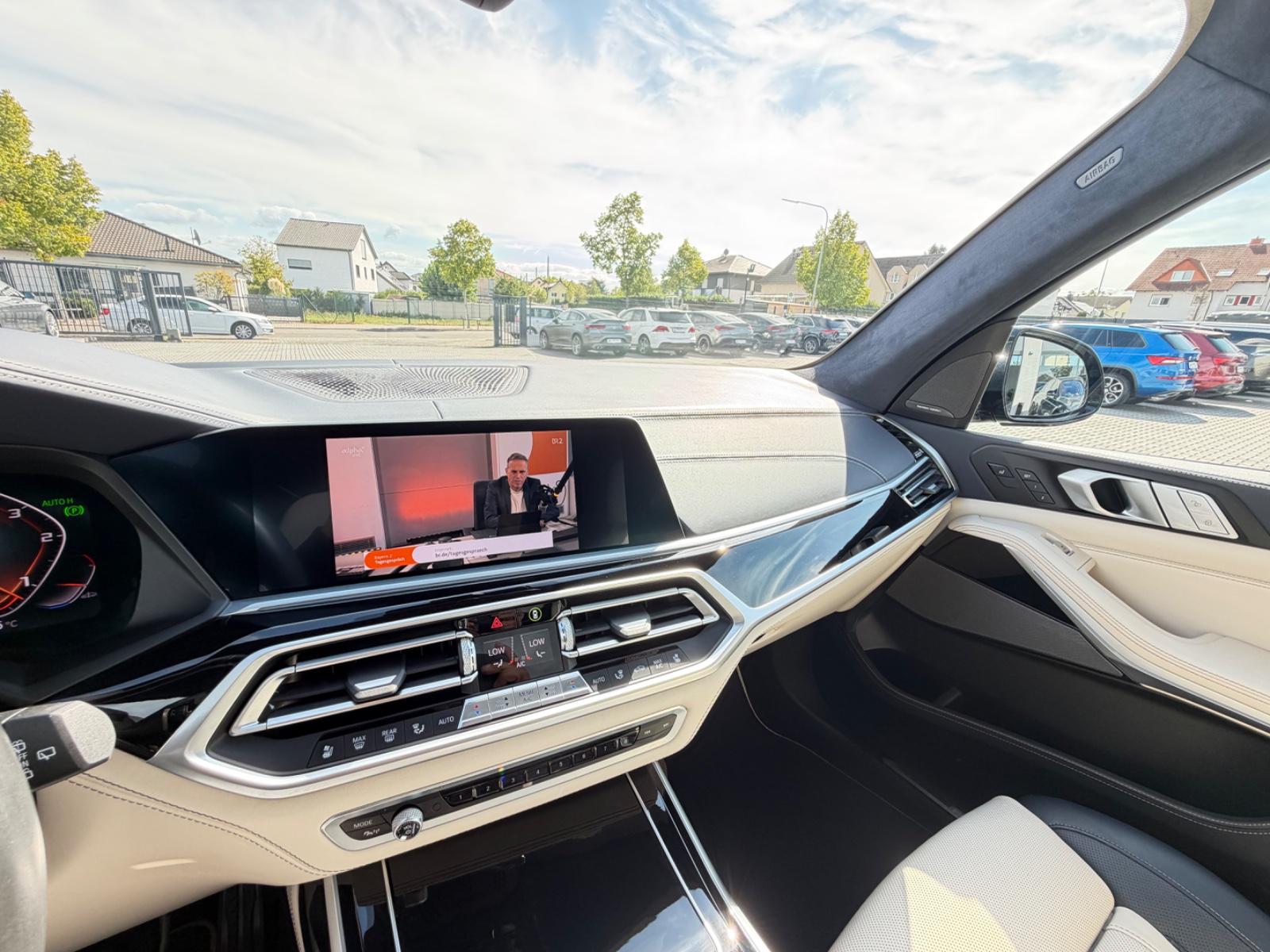 BMW X7*M50xd*M-SPORTPAKET*3xTV*6xSITZER*ACC*HUD*360
