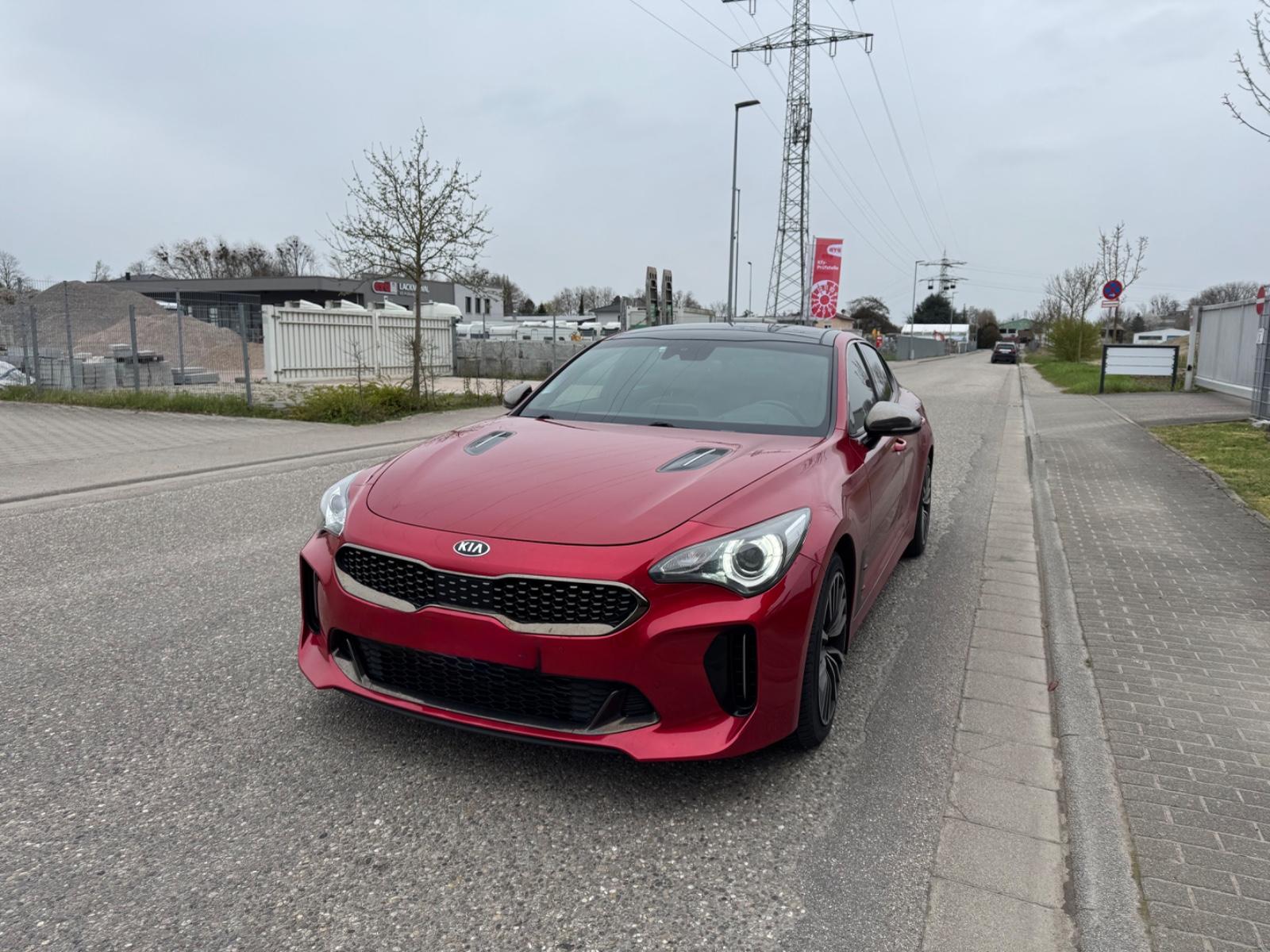 Kia Stinger GT-Line 4WD Top Zustand TÜV neu
