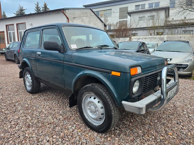 Lada Niva Only AHK*4x4*CD-Radio*Tüv Neu*1 Hand*