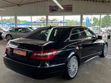 Mercedes-Benz E 220 CDI BlueEfficiency - Mercedes-Benz E 220: Cdi Blueefficiency