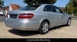 Mercedes-Benz E 200 CGI Lim. Avantgarde *wenig Km*Leder*Navi* - gebrauchte Mercedes-Benz E 200 aus dem Jahr 2010