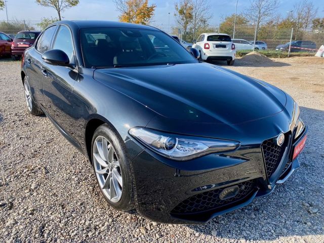 Alfa Romeo Giulia 2.0 Turbo Sprint NAVI AAC KAMERA BIXENON