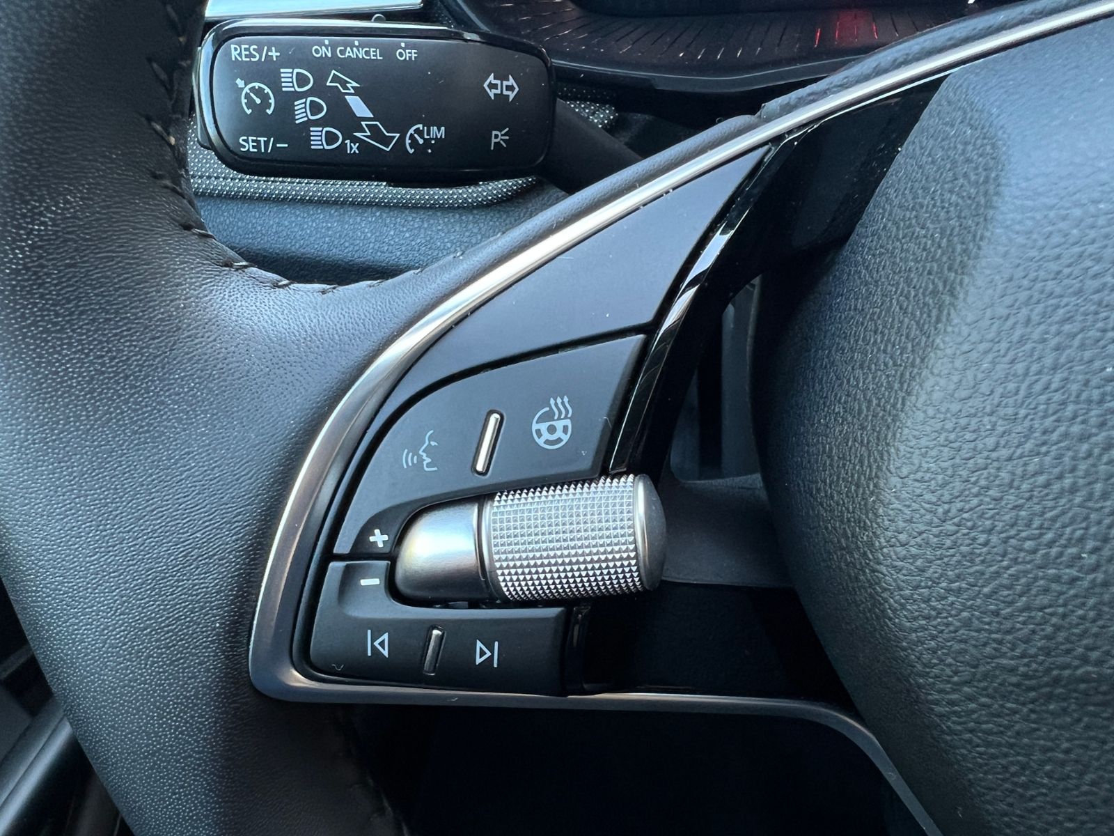 Fahrzeugabbildung SKODA Fabia Selection Tour 1.0 TSI *Vorb.AHK,LED,Kamer
