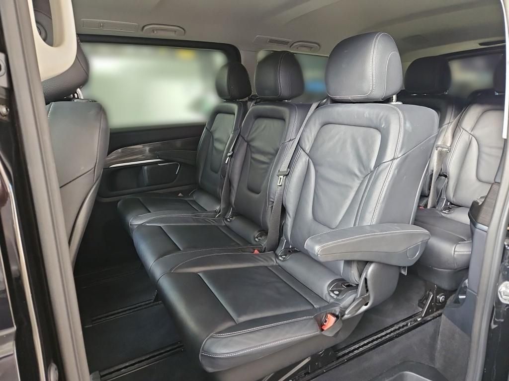 Fahrzeugabbildung Mercedes-Benz V 300 EAV/E 8 Sitze AHK DISTRONIC elektr.ST STHZ