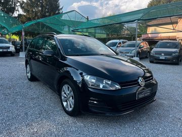 Volkswagen Golf - 1