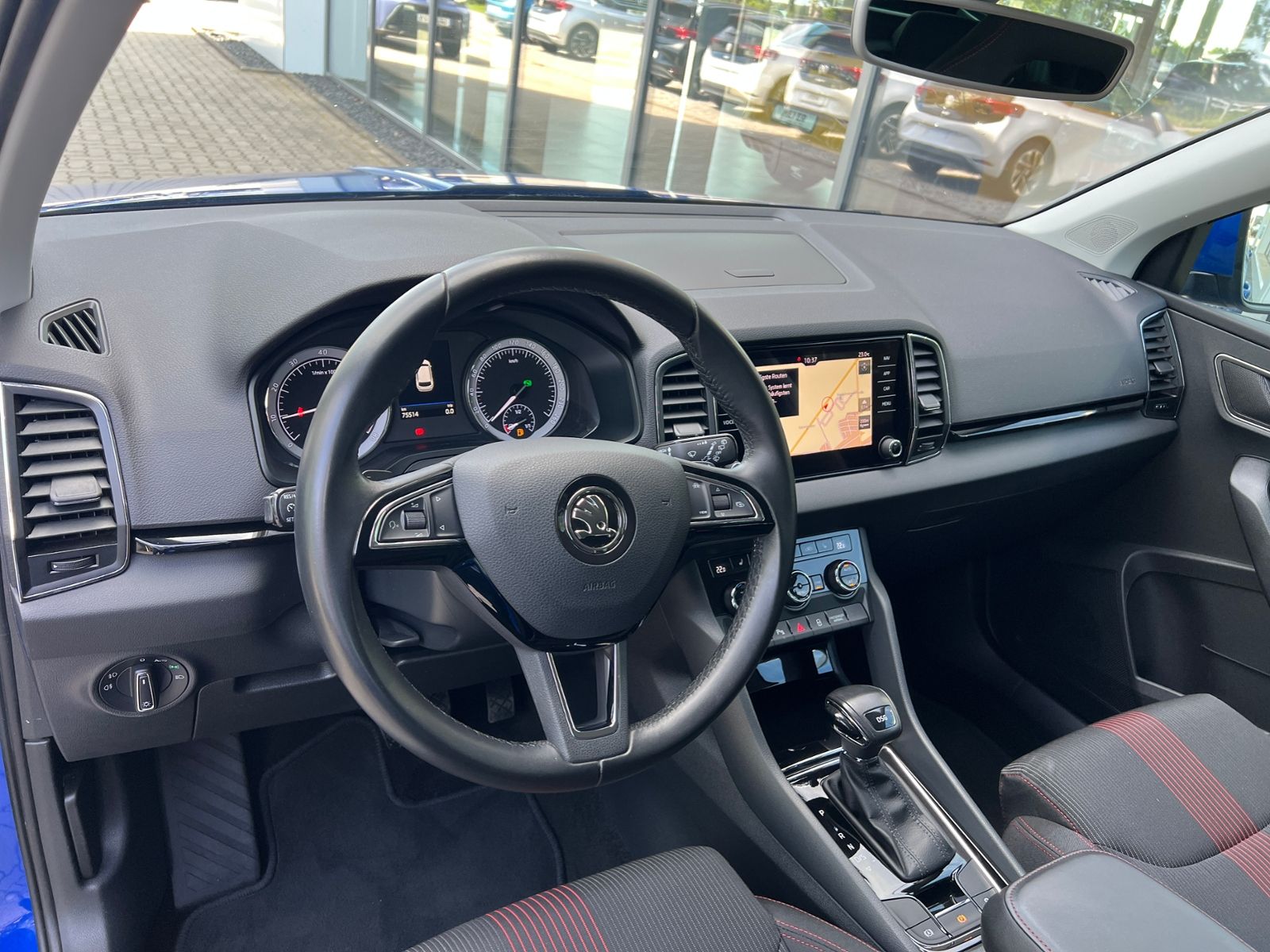 Fahrzeugabbildung SKODA Karoq Style 1.5 TSI ACT DSG *AHK,LED,Navi,18''-L