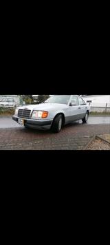 Mercedes-Benz Mercedes Benz 300 turbo Diesel - Mercedes-Benz 300 300d turbo mit Diesel-Antrieb