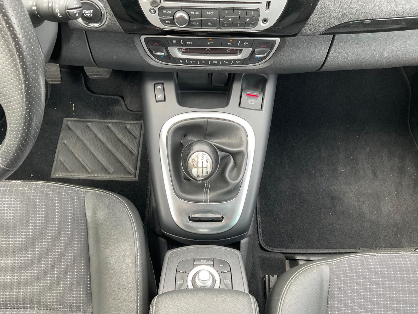 Renault Scenic 2013 — photo 13
