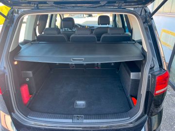 Volkswagen Touran - 9