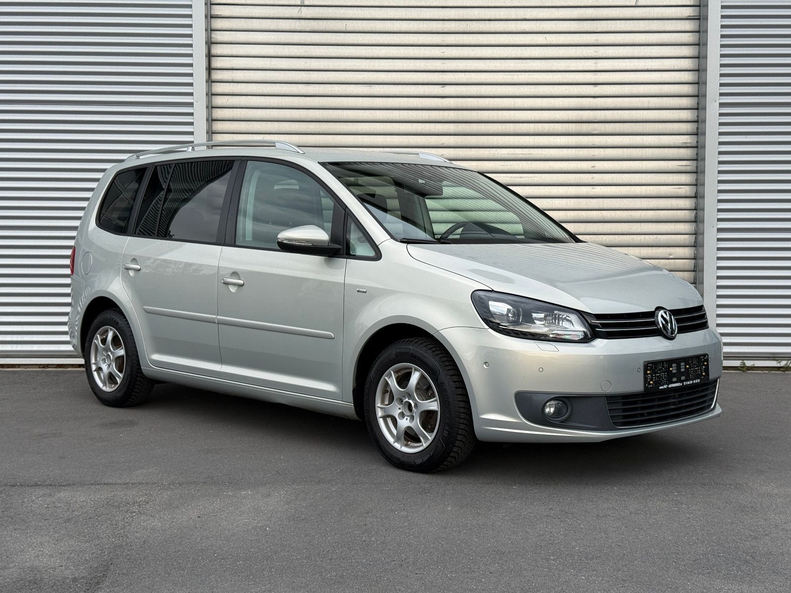 Fahrzeugabbildung Volkswagen Touran Cup 1.2 TSI 7-Sitzer Bi-Xenon GRA SHZ PDC