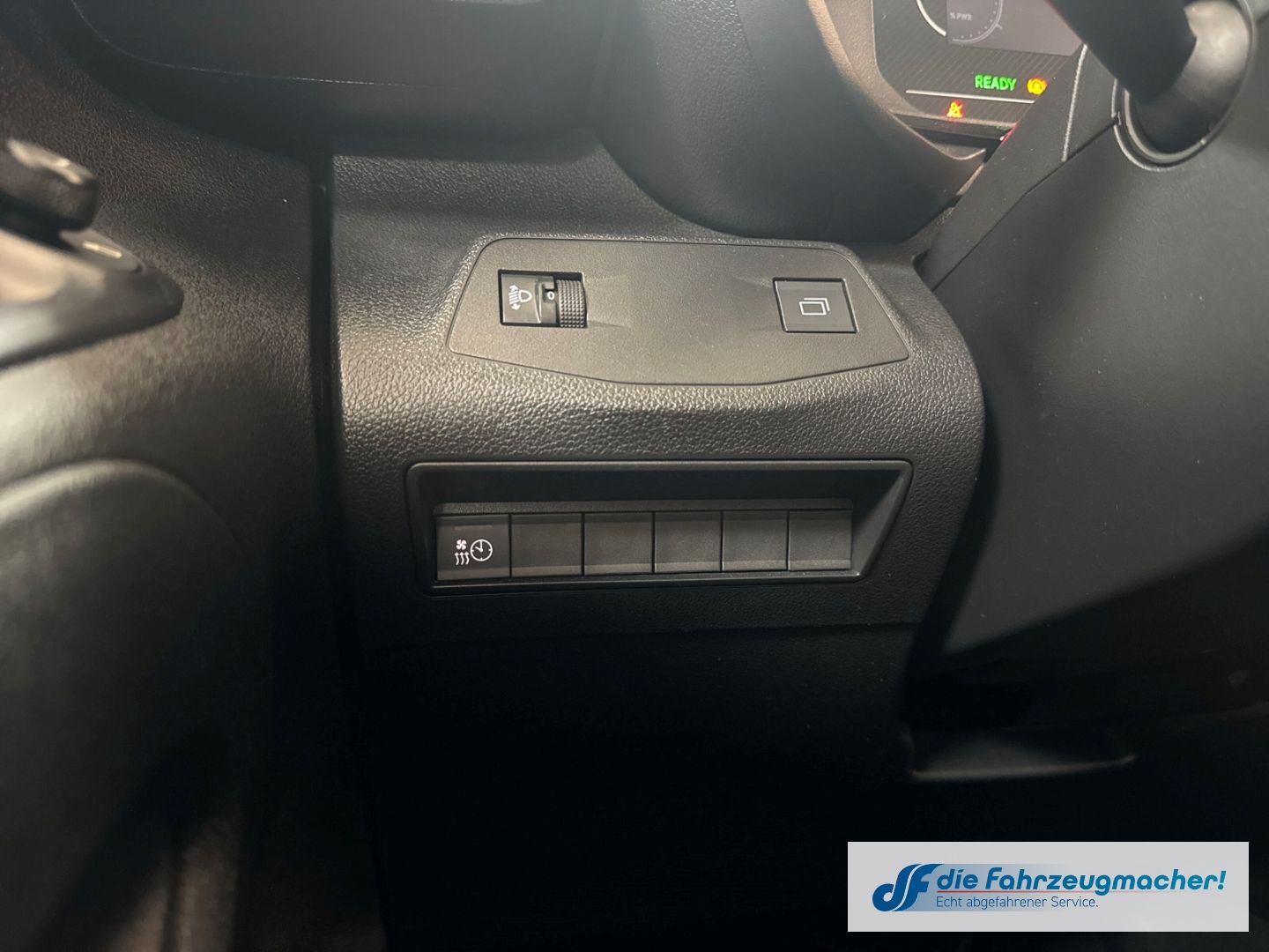 Fahrzeugabbildung Citroën Berlingo Plus Elektro Kombi M LED CarPlay Androi