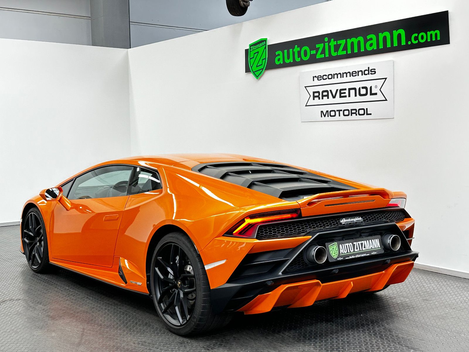 Fahrzeugabbildung Lamborghini Huracán EVO RWD/GARANTIE NEU/LIFT/KAMERA/DEUTSCH