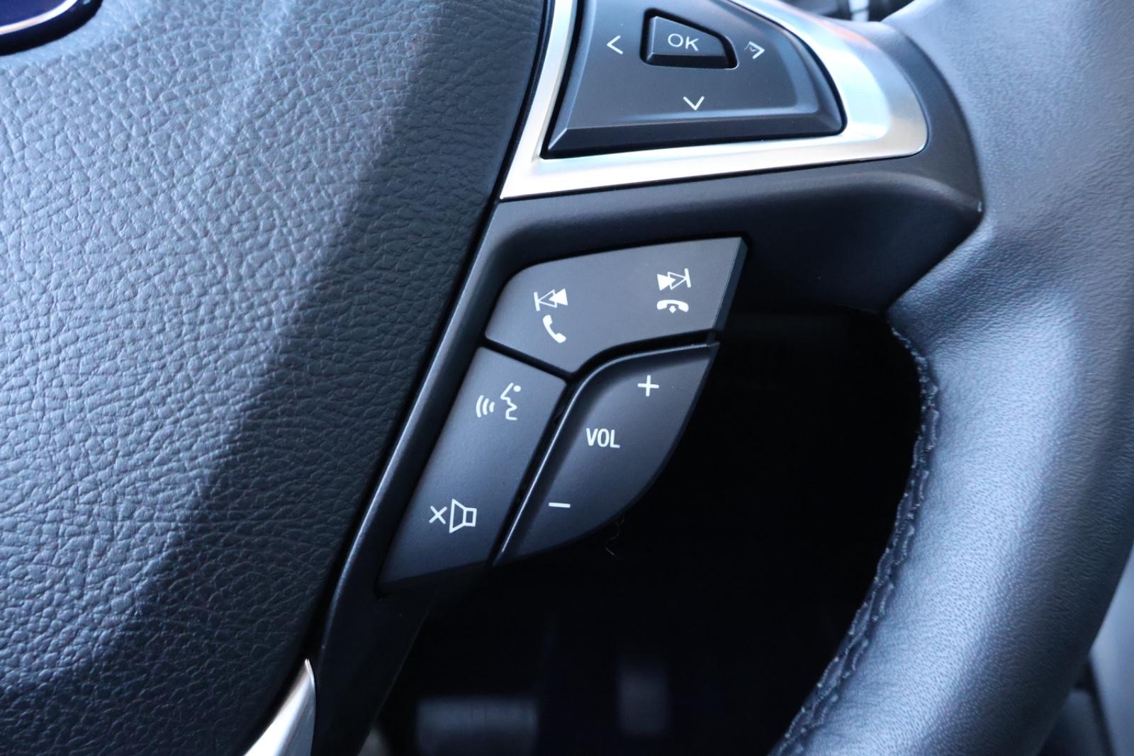 Ford Edge Titanium 4x4 LED/SHZ/NAV/TEMP