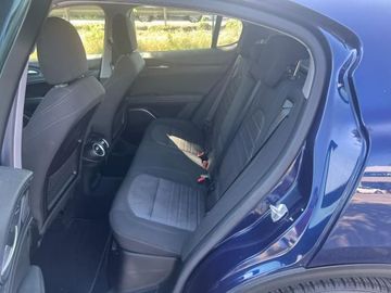 Alfa-Romeo Stelvio - 10