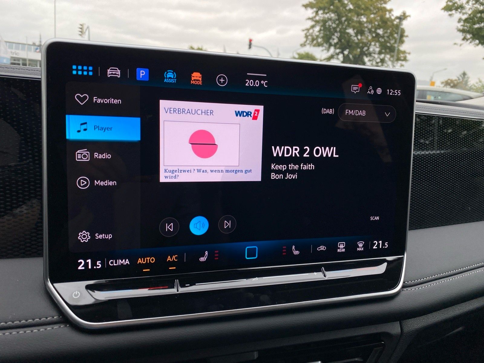 Fahrzeugabbildung Volkswagen Tiguan 1.5 eTSI OPF DSG +ACC+LED+NAVI+PARKASSIST