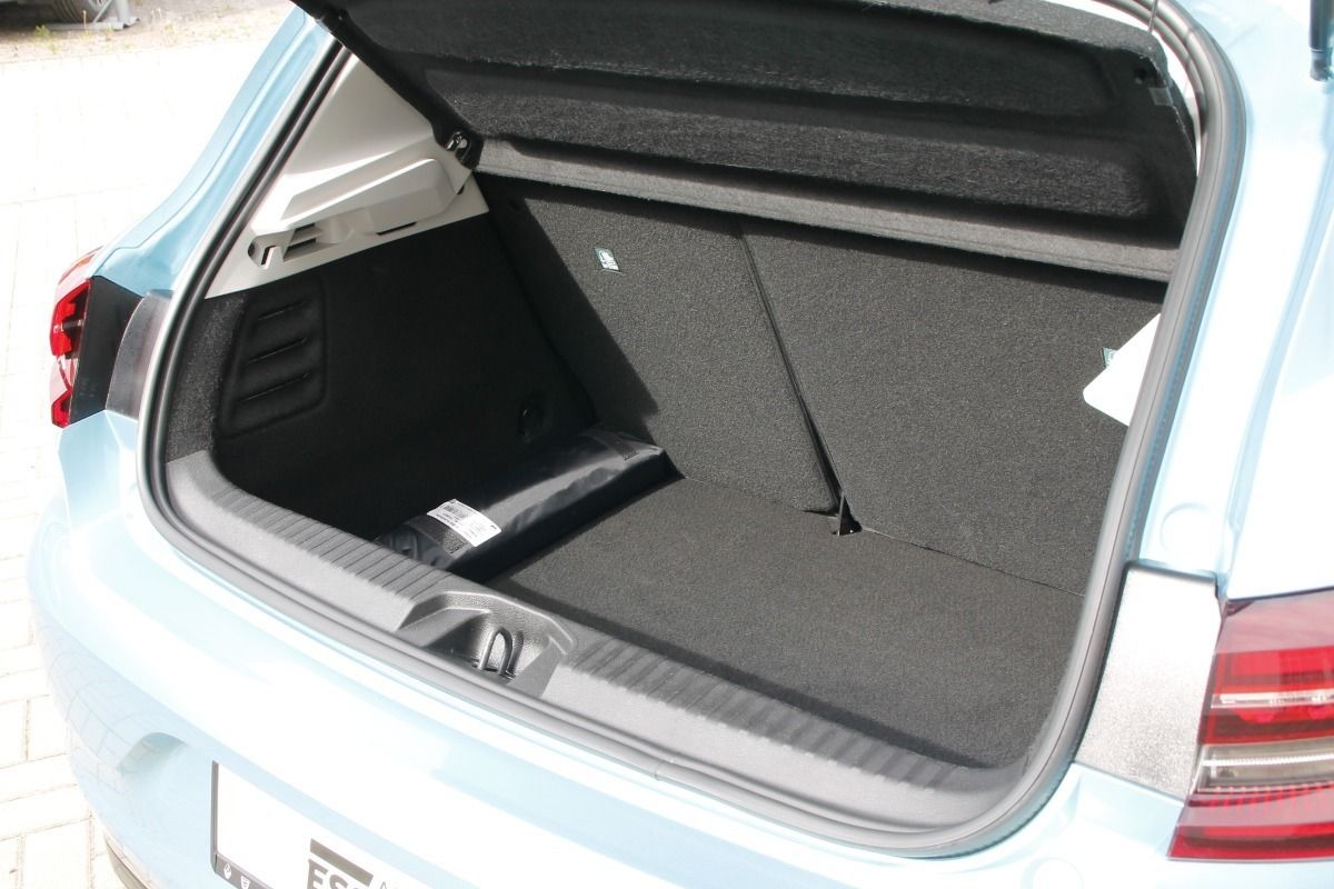 Fahrzeugabbildung Renault Clio V Intens Hybrid Automatik