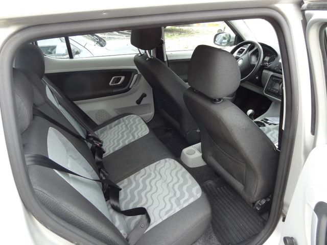 Fahrzeugabbildung Skoda Fabia Ambiente/Klima/SitzH/