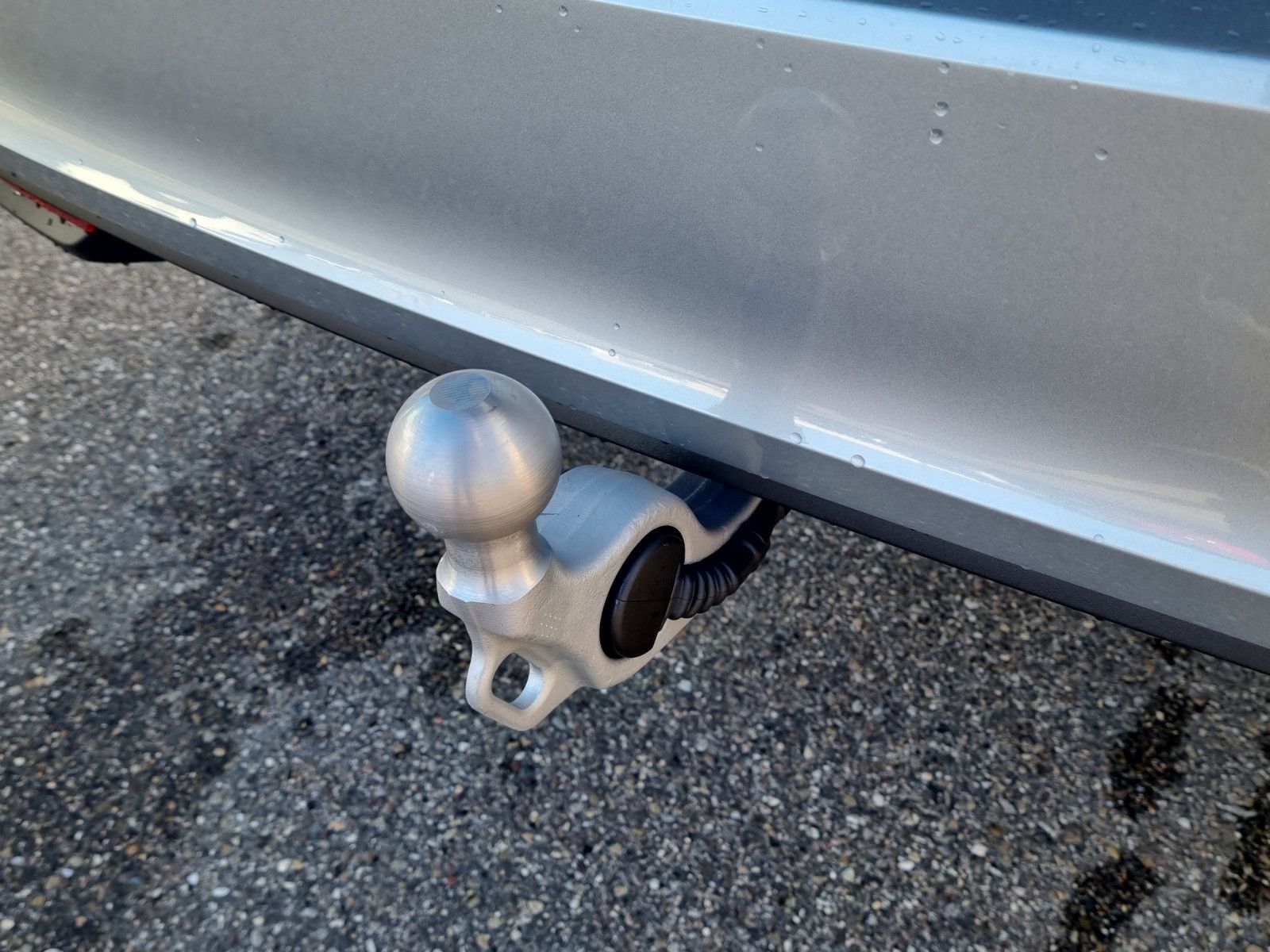 Fahrzeugabbildung SKODA Superb Combi Selection 2,0 TDI 142KW/193PS AHK