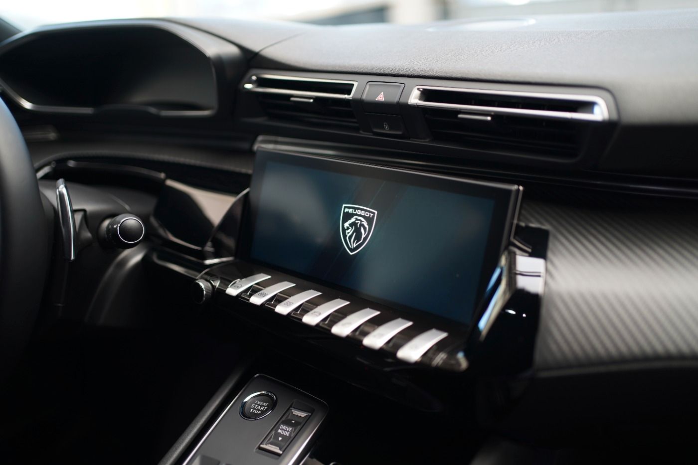 Fahrzeugabbildung Peugeot 508 SW Plug In Hybrid 225 e-EAT8 Automatik DAB