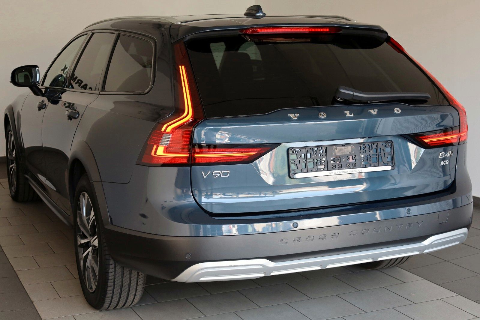 Fahrzeugabbildung Volvo V90 CC Ultimate AWD PanDach,HUD,ACC,Harman/K,AHK