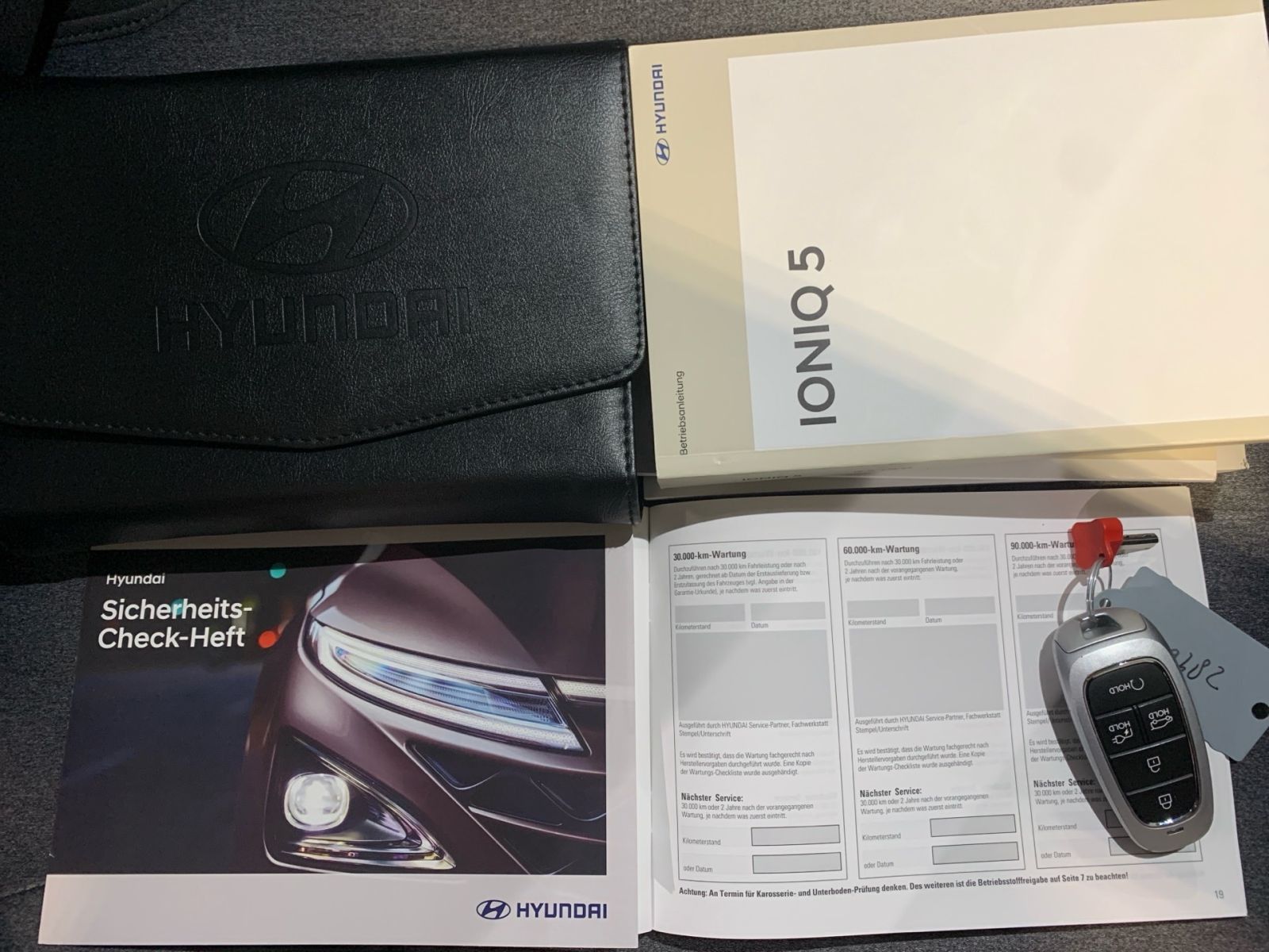 Fahrzeugabbildung Hyundai IONIQ 5 Techniq 4WD 72,6 kWh AHK Allwetter