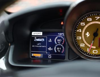 2018 Ferrari GTC4LUSSO — миниатюра 48