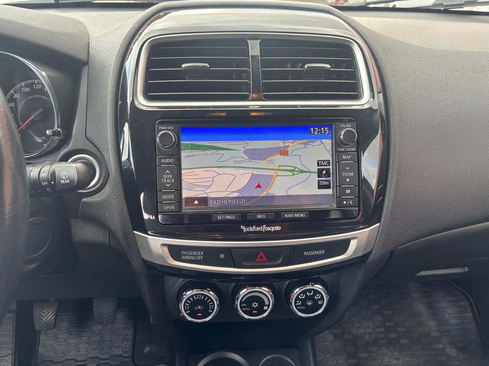 Fahrzeugabbildung Mitsubishi ASX Top 4WD-XENON-AHK-PANO-SHZ-KAMERA-TEMP-KLIMA