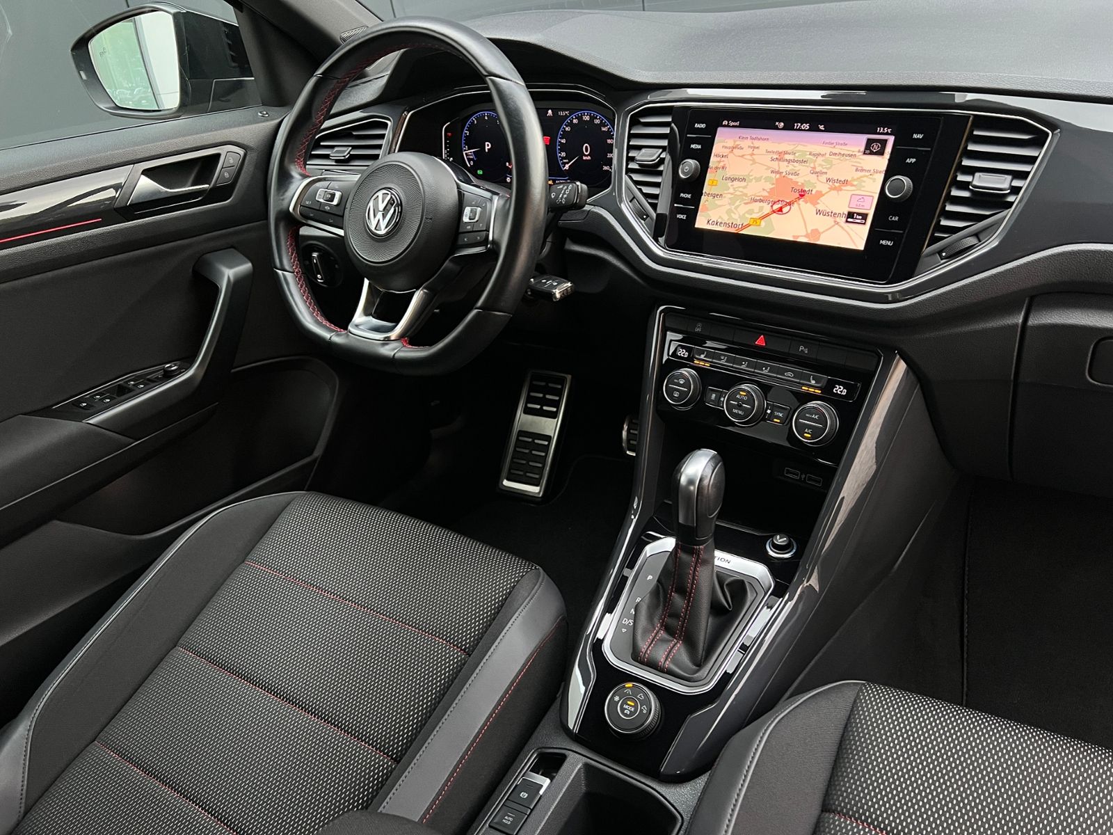 Fahrzeugabbildung Volkswagen T-Roc Sport 2.0 TSI DSG 4MOTION *Standhzg.,Activ