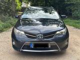 Toyota Auris Hybrid 1.8 Automatik 2013 Gut... - Toyota Auris in Nürnberg