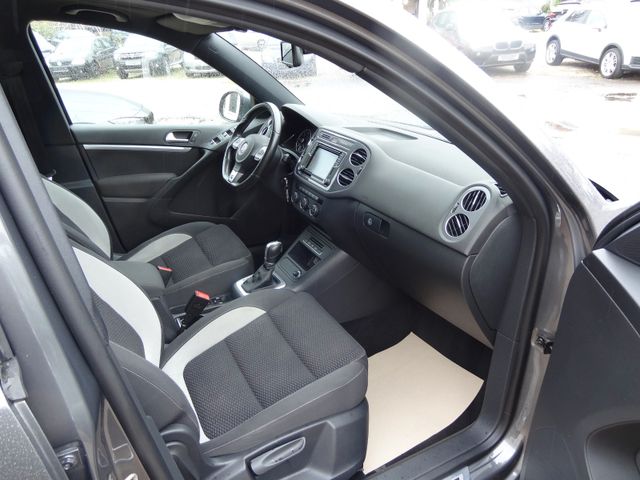Fahrzeugabbildung Volkswagen Tiguan R-LINE/4Motion/1.Hd/Pano/AHK/Navi/SitzH/