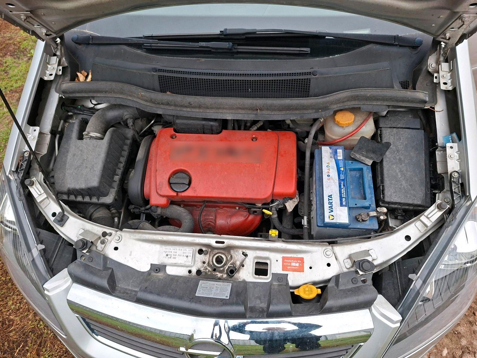 Opel Zafira 2006 — engine
