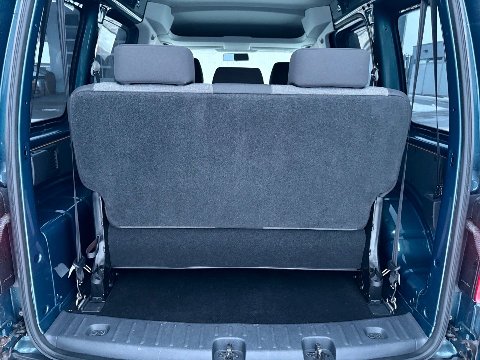 Fahrzeugabbildung Volkswagen Caddy Nfz Kombi BMT