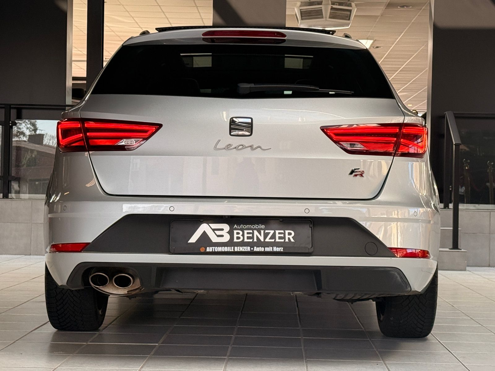 Fahrzeugabbildung SEAT Leon ST FR//ACC/LED/PANORAMA/APPLE-CAR/KAMERA