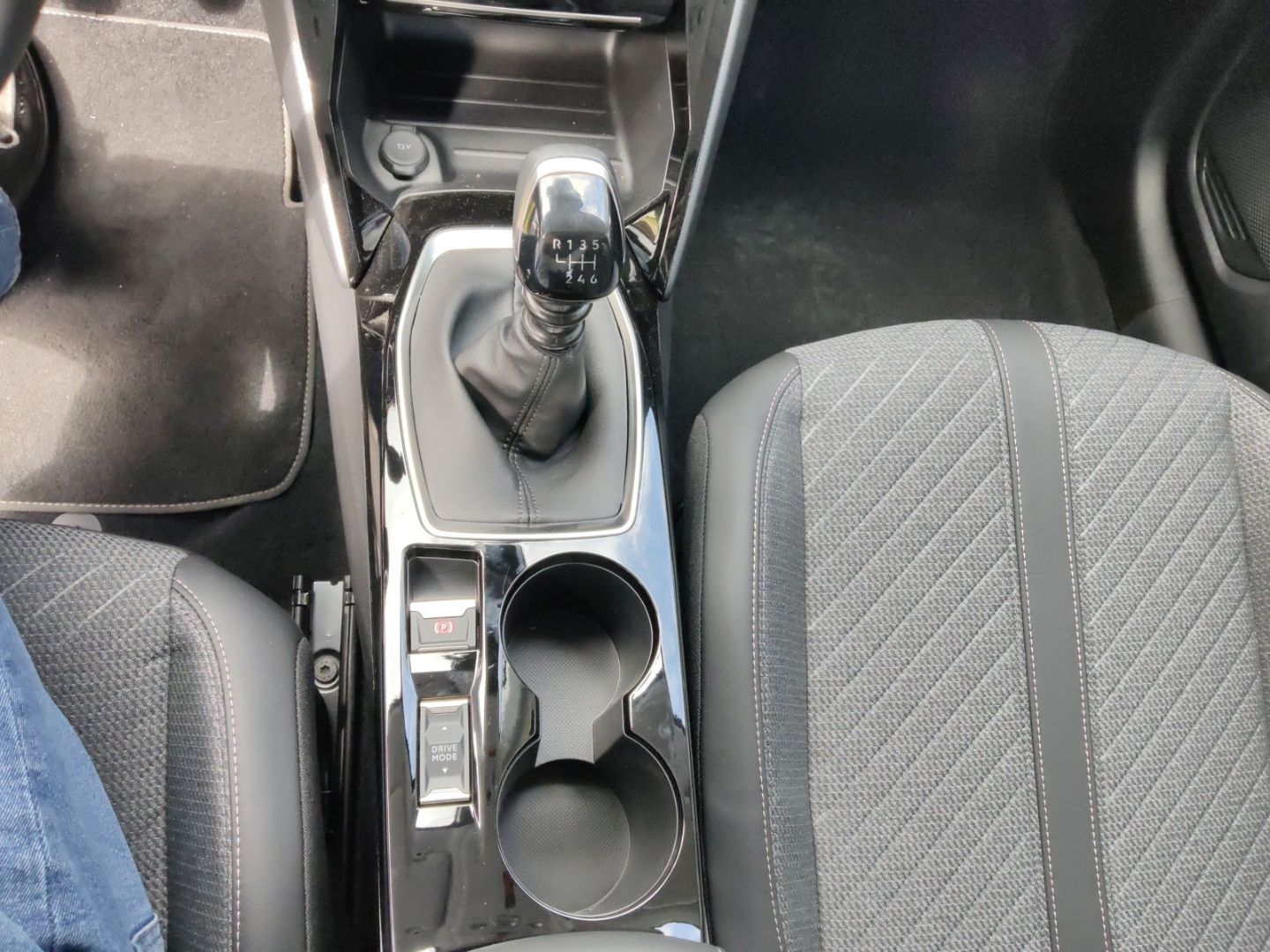 Peugeot 208 - Bild 19