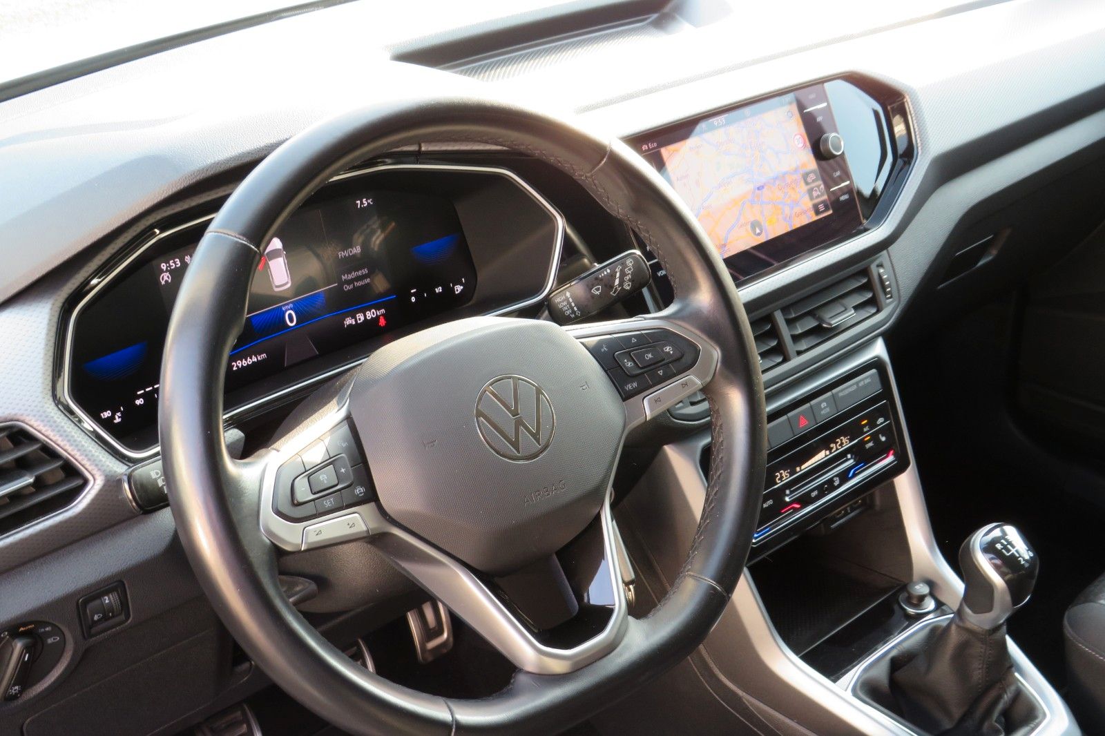 Fahrzeugabbildung Volkswagen T-Cross Active ACC NAVI APP GJ SITZH. PDC 1HD