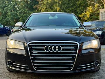 Audi A8 - 4