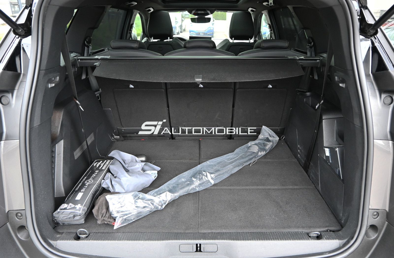 Fahrzeugabbildung Peugeot 5008 BlueHDi 130 GT °ACC°AHK°PANO°7-SITZE°ALARM°