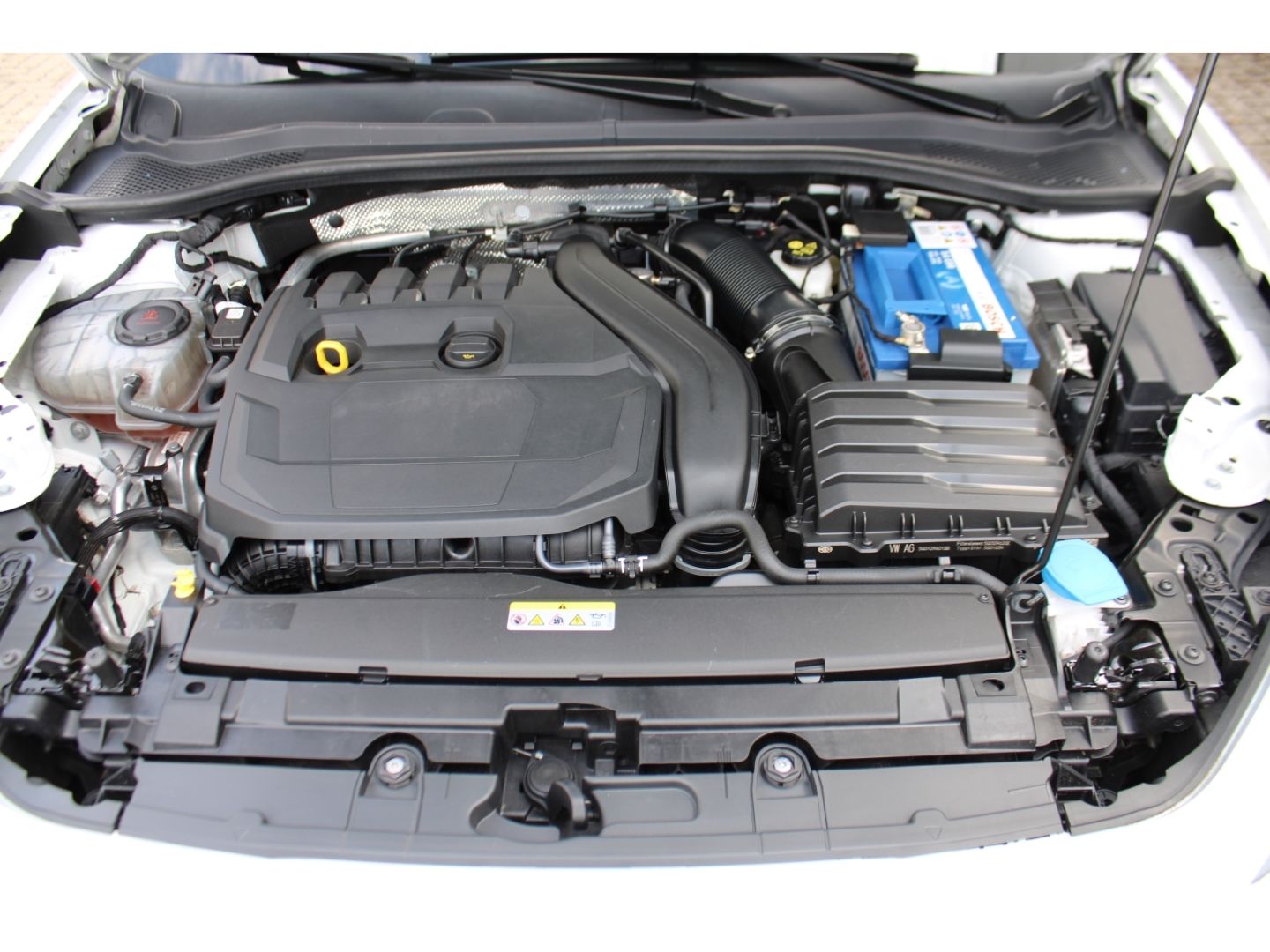 Fahrzeugabbildung SEAT Leon Xcellence DSG ACC LED TWA Full Link RFK GJR