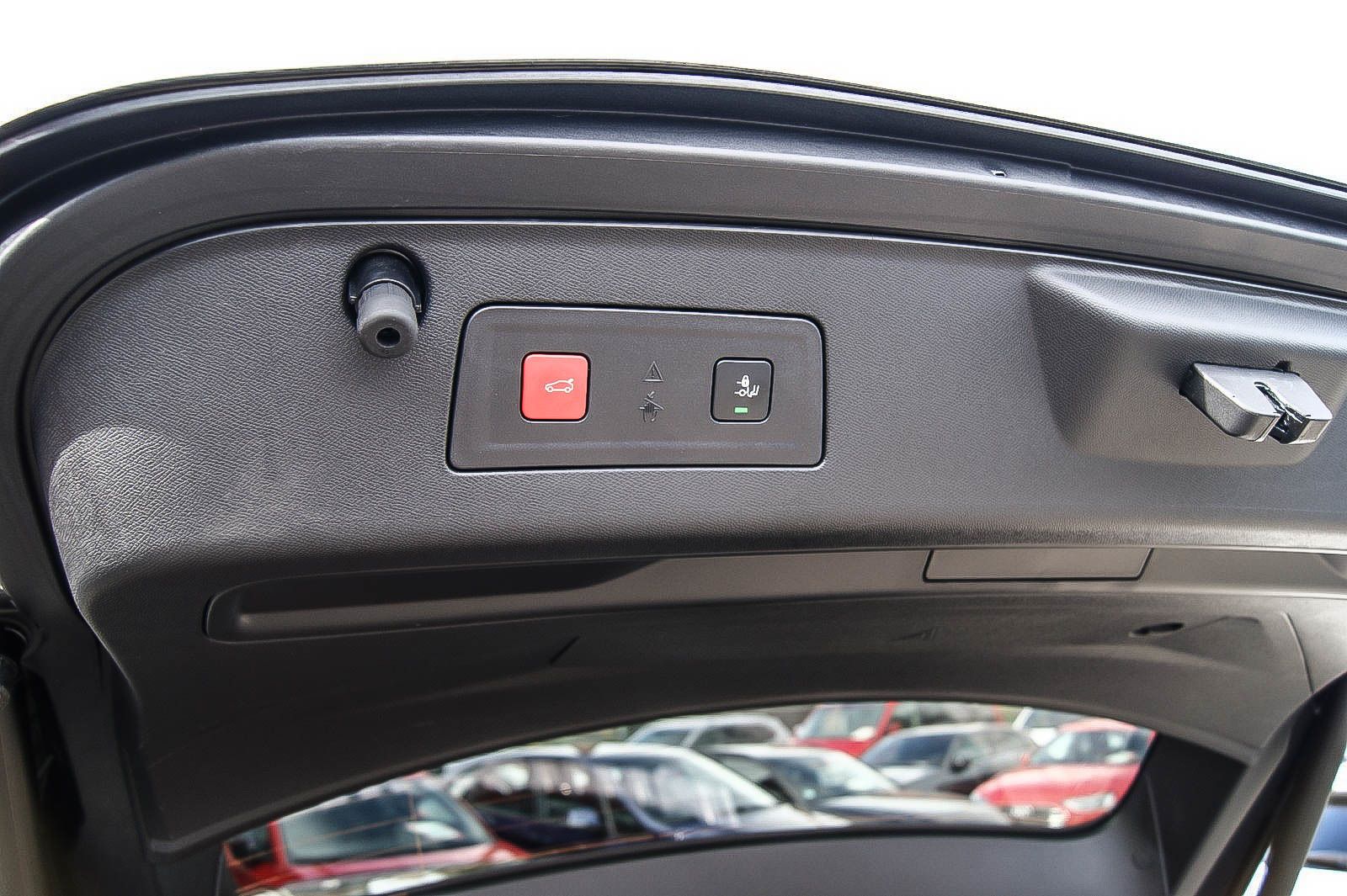 Fahrzeugabbildung Peugeot 508 SW Hybrid 225 Allure ANHÄNGERKUPPLNG LED ACC