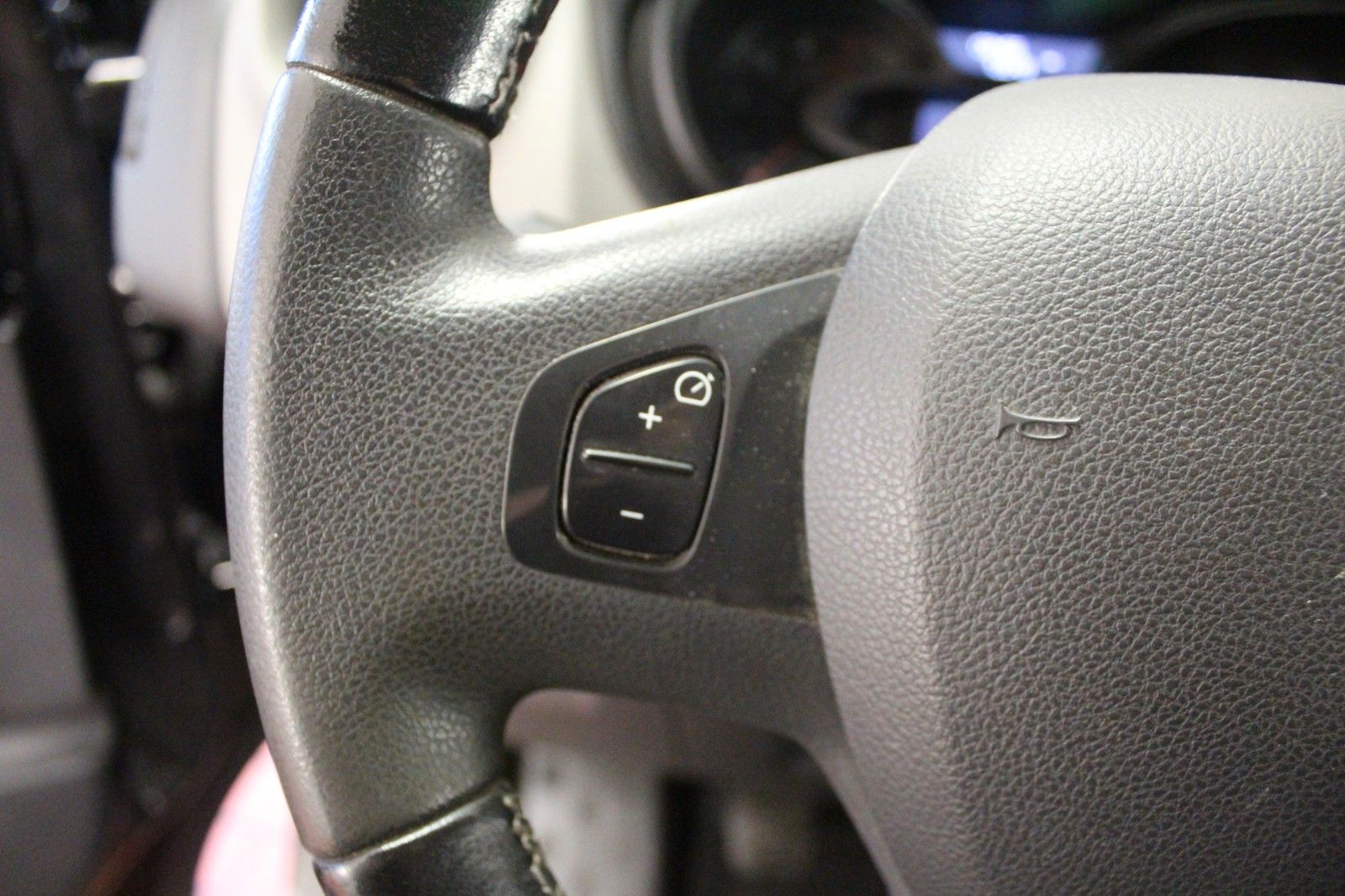 Fahrzeugabbildung Renault Trafic Grand dCi 145 Passenger *Navi*AHK*