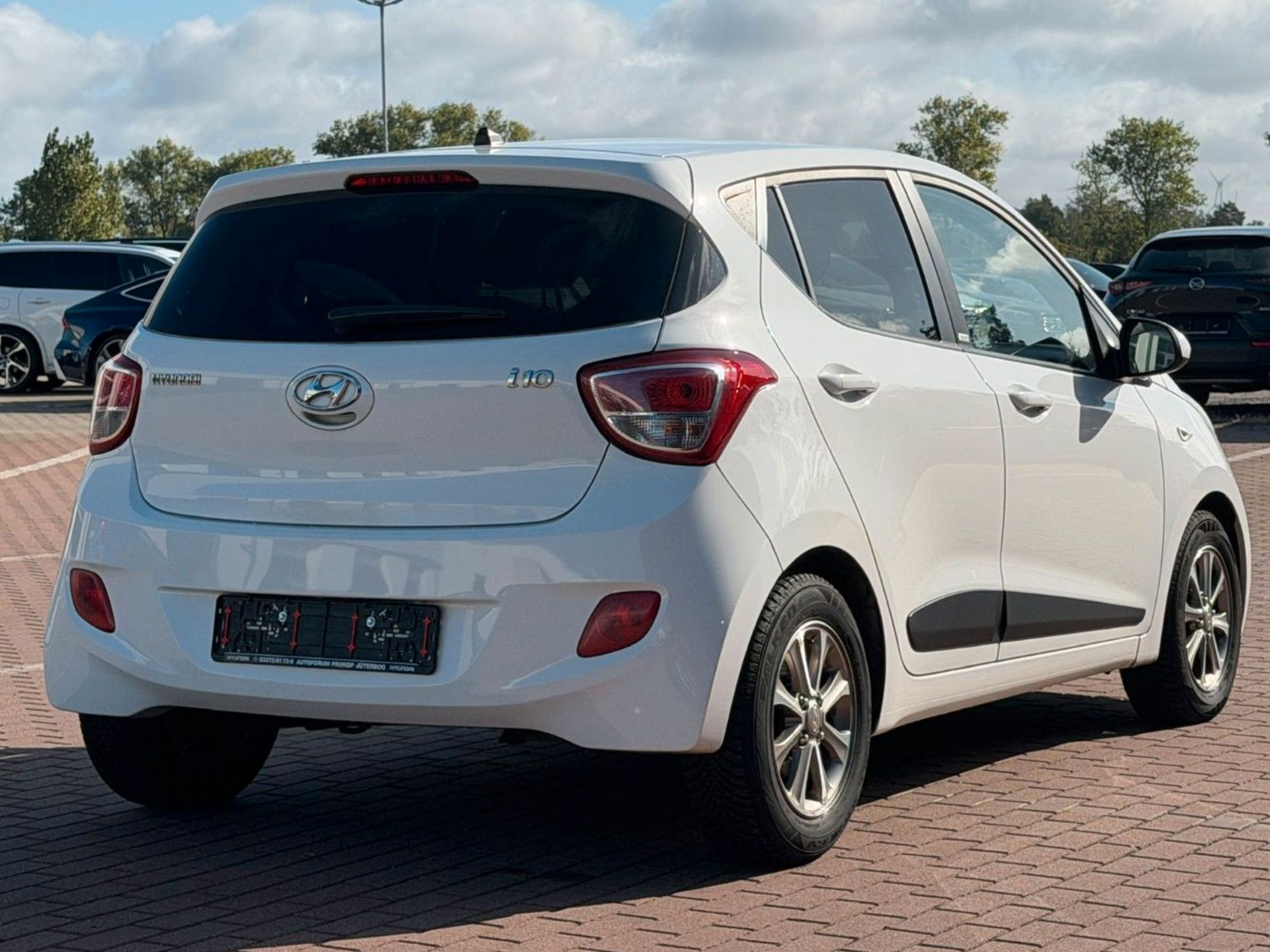 Fahrzeugabbildung Hyundai i10 1.0 Passion *Klima*Allwetter*Isofix*USB*AUX*