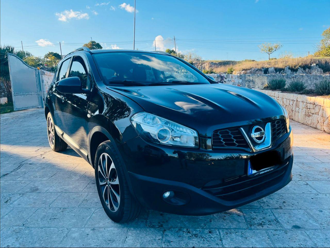 Nissan Qashqai 2011 — rear view