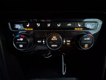 Volkswagen Tiguan - 12